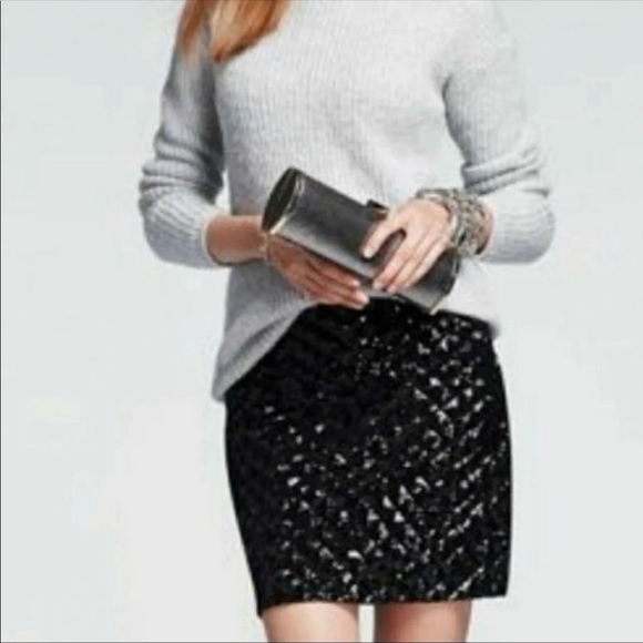 Banana Republic Dresses & Skirts - Banana Republic Pyramid Sequin Mini Skirt Size 4 EUC